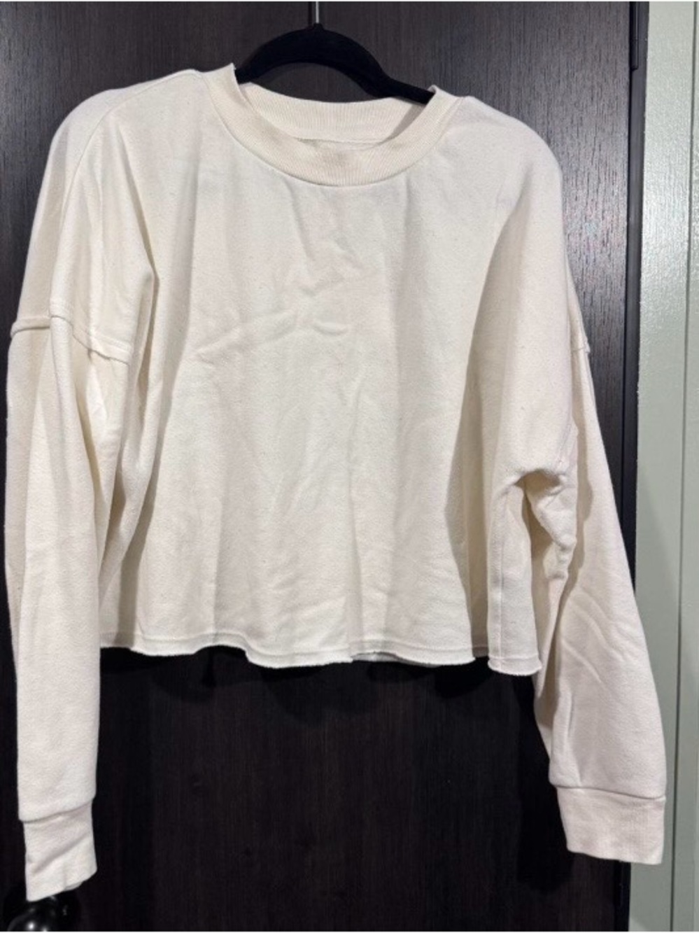 Colsie Cream Cropped Crewneck Sweatshirt